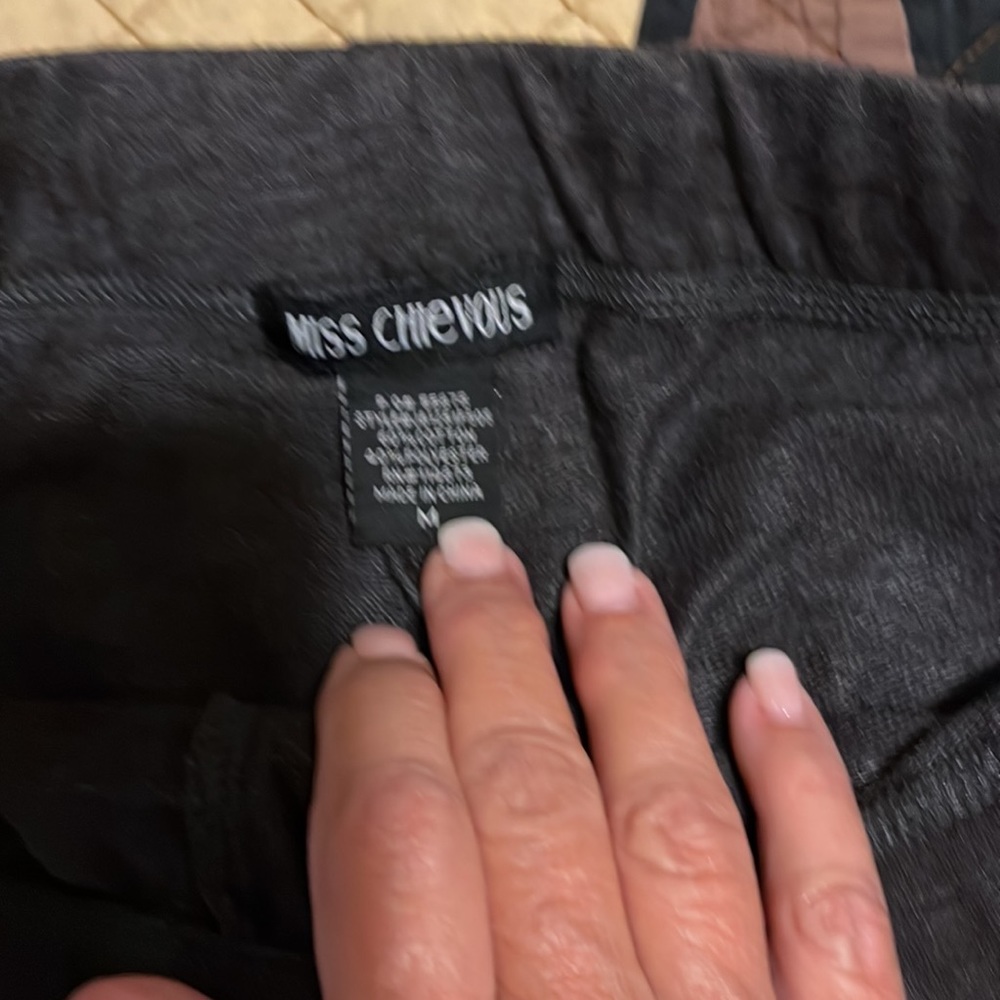 2 pair Capris lounge pants - Picture 5 of 10